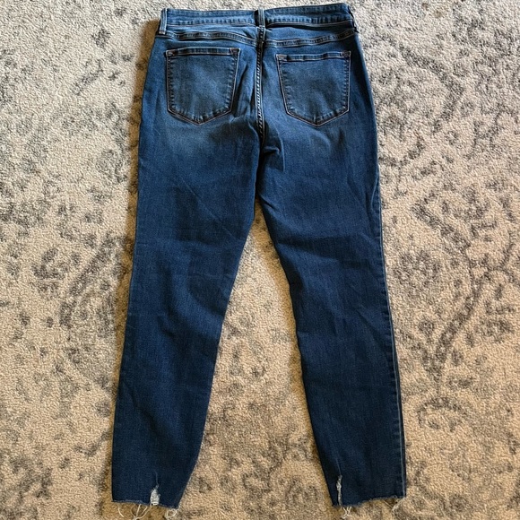 Old Navy Rockstar Midrise Denim 10R - Picture 4 of 9